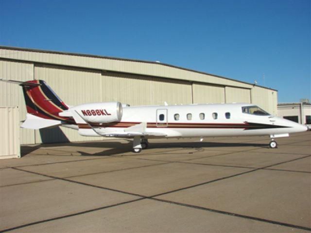 Learjet 60 (PWA888)