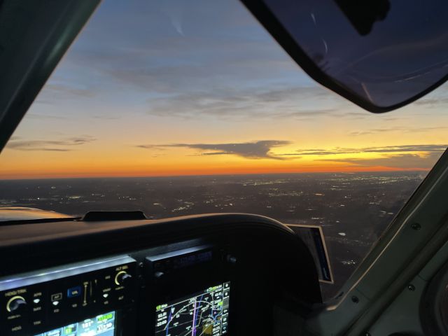 Piper Cherokee Arrow (N3207R)