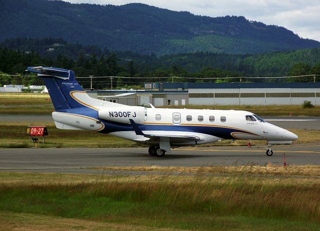 Embraer Phenom 300 (N300FJ)