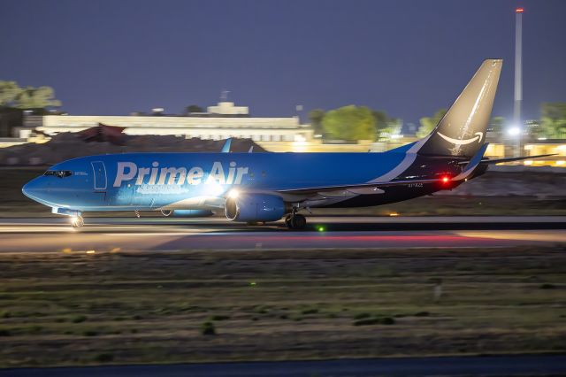 Boeing 737-800 (EI-AZE)