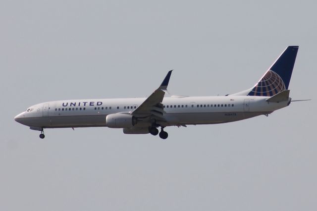 Boeing 737-900 (N28478)