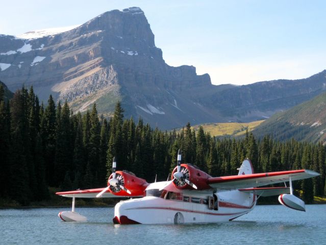 Grumman Goose (C-GYVG) - Goose C-GYVG BC Rockies Sept 2008