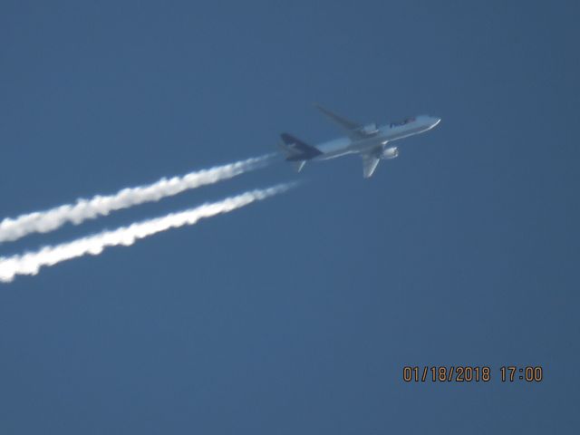 BOEING 767-300 (N133FE)