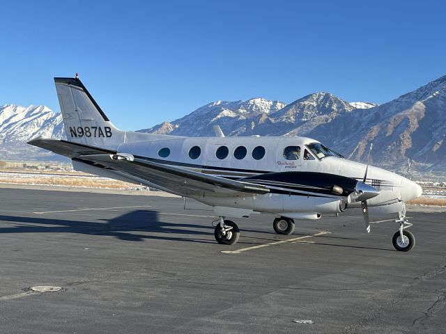 Beechcraft King Air 90 (N987AB)