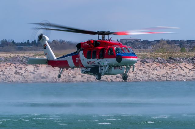 Sikorsky S-70 (N3811C)