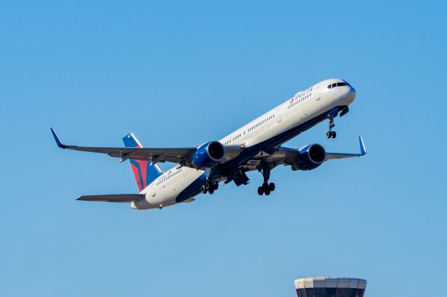 BOEING 757-300 (N590NW) - Delta Airlines 757-300 taking off from PHX on 11/12/22. Taken with a Canon R7 and Tamron 70-200 G2 lens.