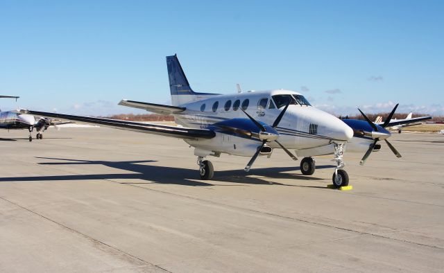 Beechcraft King Air 90 (N127ZW)