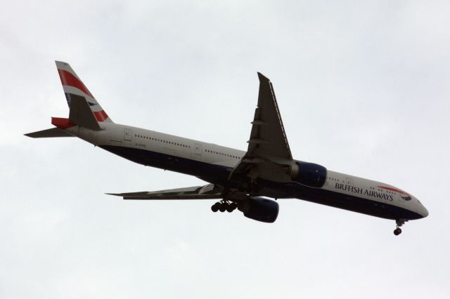 BOEING 777-300ER (G-STBG) - This B77W operating BAW flight 173 LHR-JFK diverted to BOS due to severe weather caused by Hurricane/Tropical Storm Isaias on 8/4/20.Plane is seen on final approach to Boston Logan's runway 15R. 