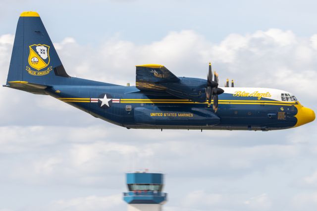 Lockheed C-130 Hercules (17-0000)