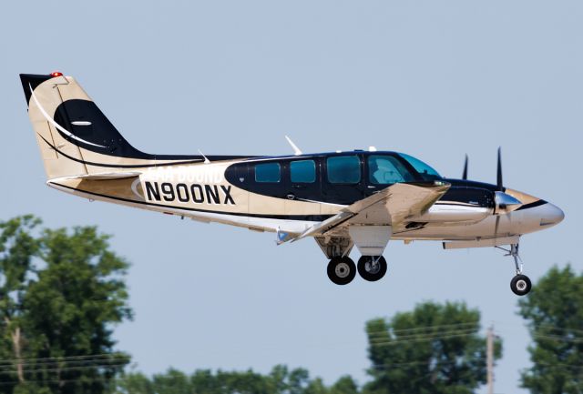 Beechcraft Baron (58) (N900NX)