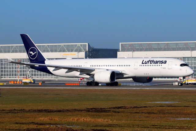 Airbus A350-900 (D-AIVB)