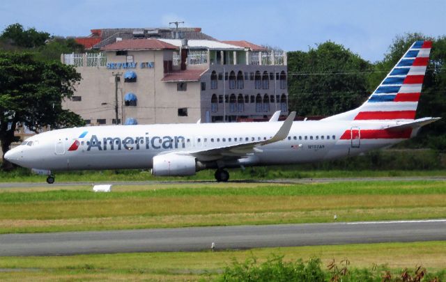 Boeing 737-800 (N987AN)