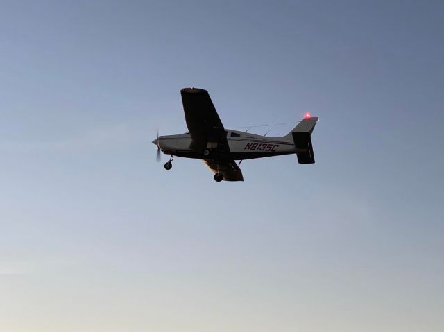 Piper Cherokee (N8135C)