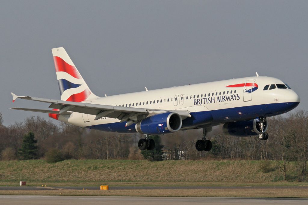 Airbus A320 (G-EUUS)