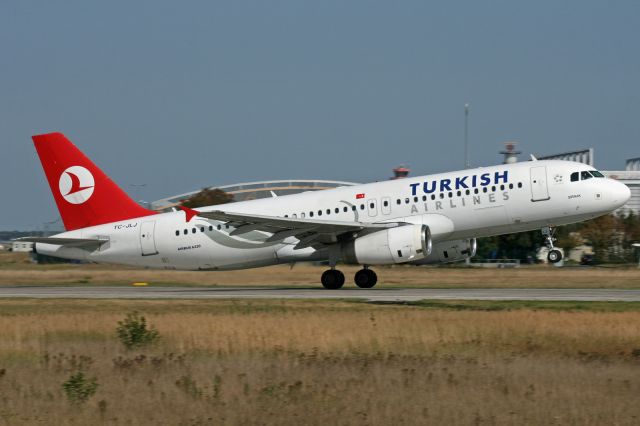 Airbus A320 (TC-JLJ)