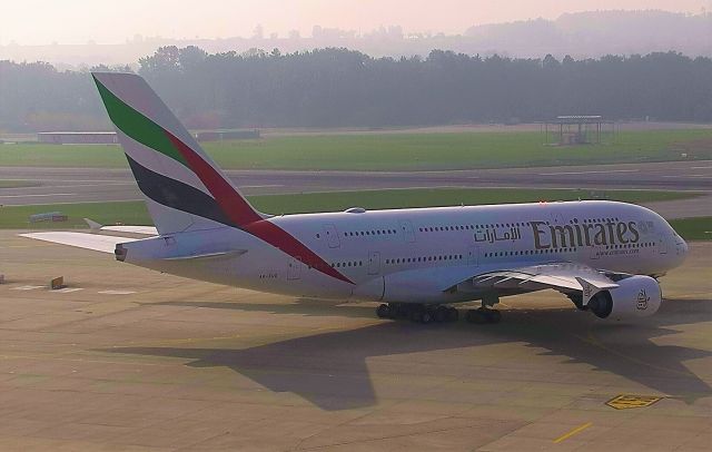 Airbus A380-800 (A6-EUD)