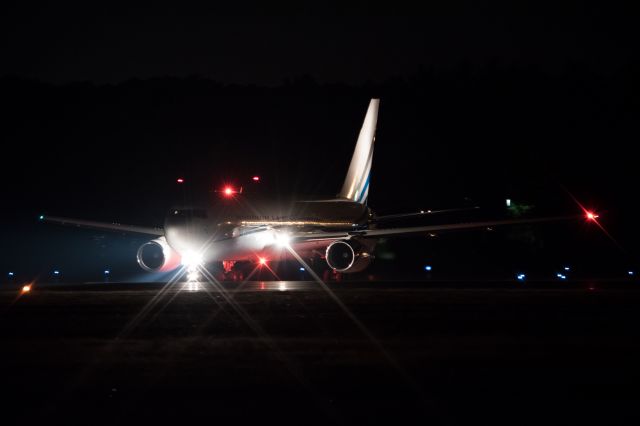 BOEING 767-200 (N767MW) - N767MW flying the Texas rangers to KDAL.