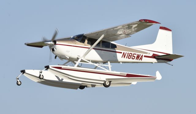 Cessna Skywagon (N185WA) - Airventure 2017