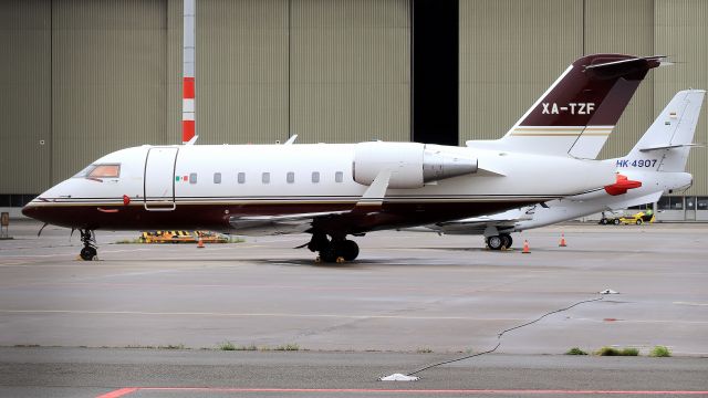 Canadair Challenger (XA-TZF)