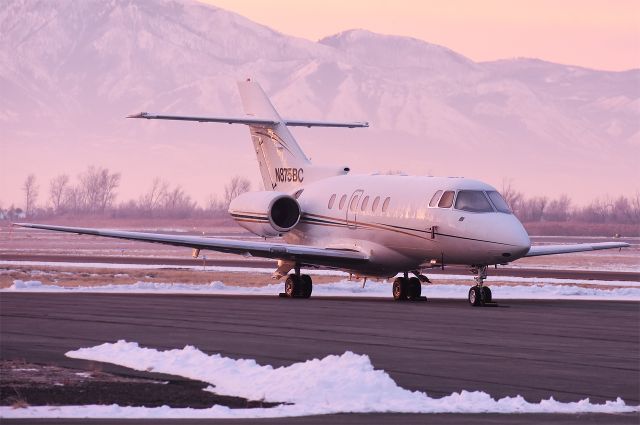 Hawker 800 (N875BC)