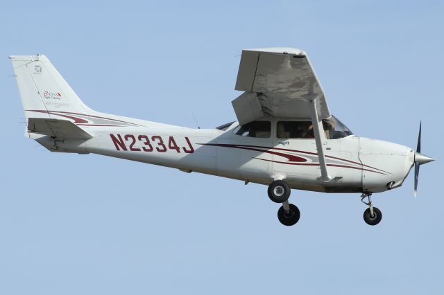 Cessna Skyhawk (N2334J)