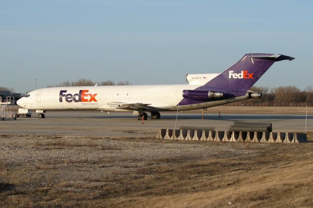 BOEING 727-200 (N492FE)