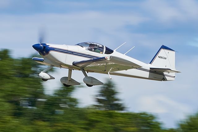 Beechcraft King Air 90 (N86GW) - Departing Runway 26