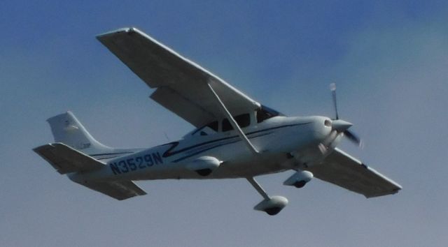 Cessna Skylane (N3529N) - N3529N on approach to CVO 17th October 2020.