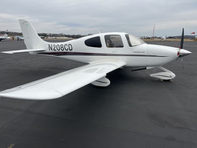 Cirrus SR-20 (N208CD)