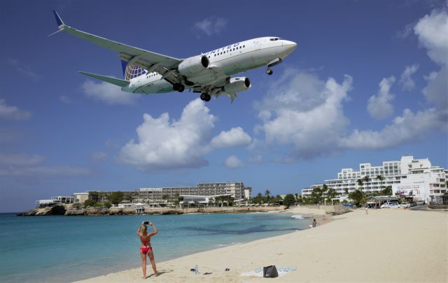 Boeing 737-700 (N33714)