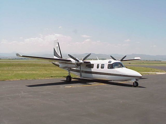 Rockwell Turbo Commander 690 (N28TC)