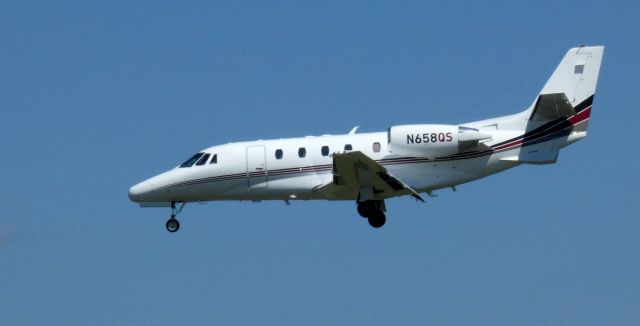 Cessna Citation Excel/XLS (N658QS) - On final is  this 2006 Cessna Citation 560 XLS in the Summer of 2021.