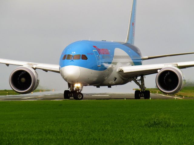 Boeing 787-8 (G-TUIA)