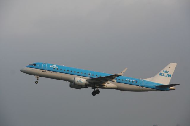 Embraer 170/175 (PH-EZL)