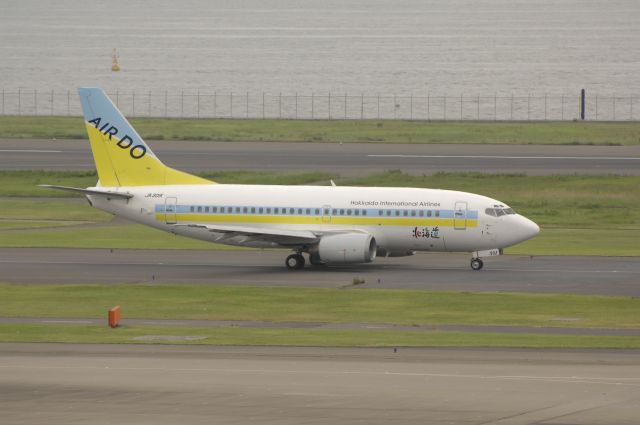 Boeing 737-500 (JA395K) - Taxing at NRT Airport on 2011/09/11 Hokkaido Title