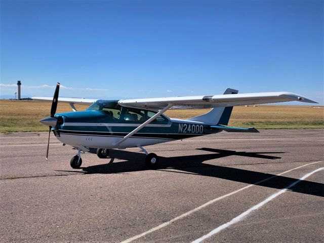 Cessna Skylane (N2400Q)