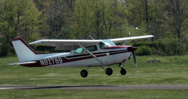 Cessna Skyhawk (N92789) - Shortly after departure is this 1973 Cessna Skyhawk 172M in the Spring of 2021.