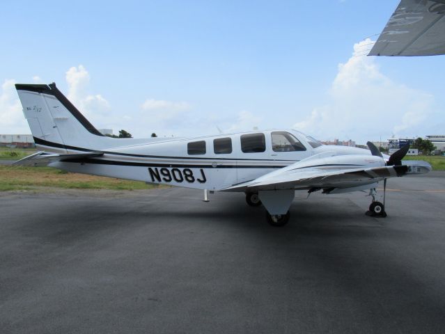 Beechcraft Baron (58) (N908J)