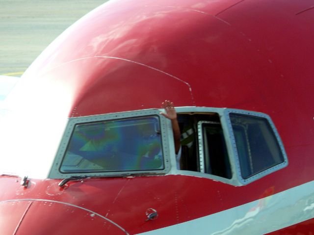 Boeing 757-200 (YV-304T)