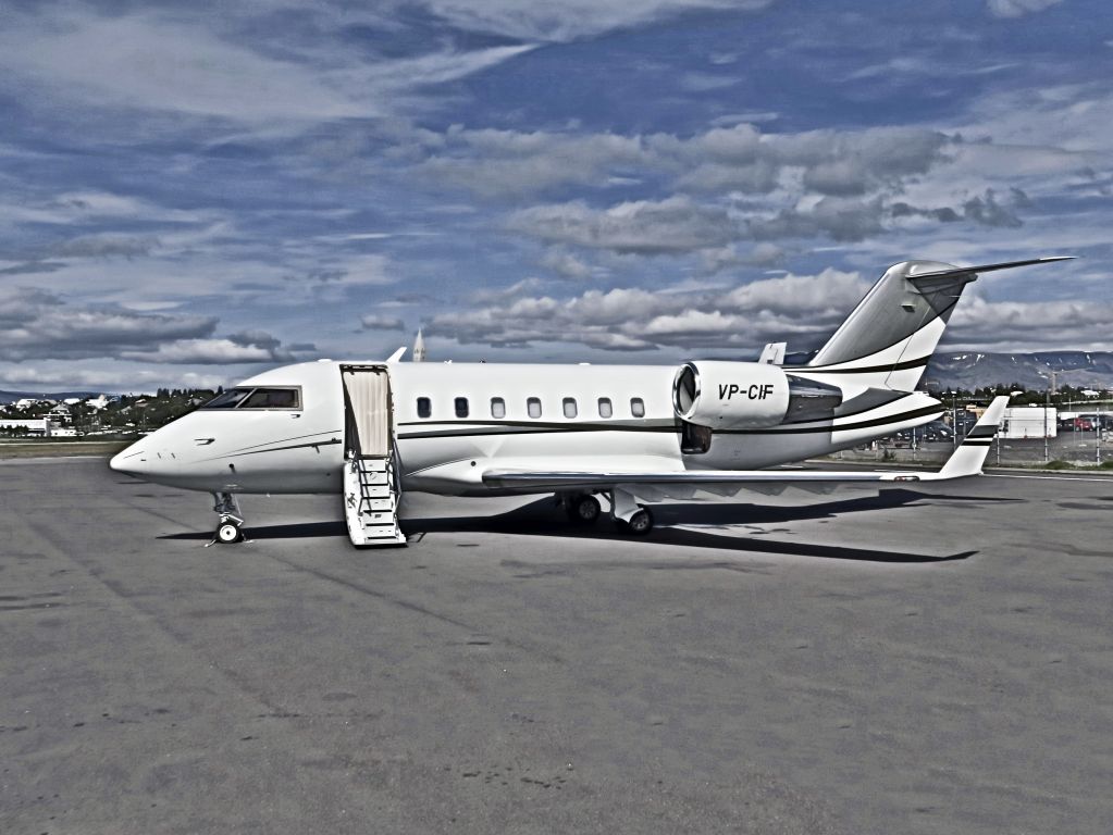 Canadair Challenger (VP-CIF) - 22 July 2015.
