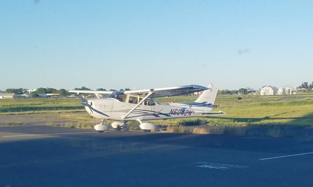 Cessna Skyhawk (N6042N)