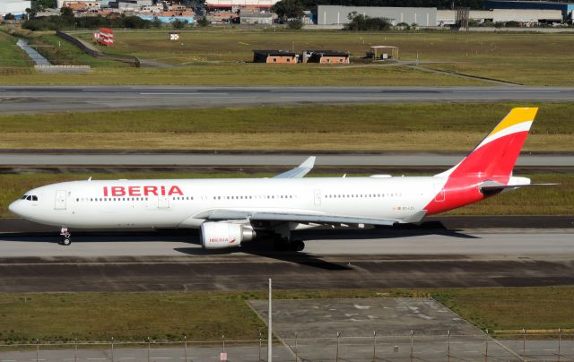 Airbus A330-300 (EC-LZJ)