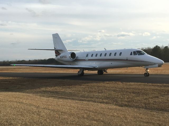 Cessna Citation Sovereign (N389QS) - Taxiing for departure on Rwy 13