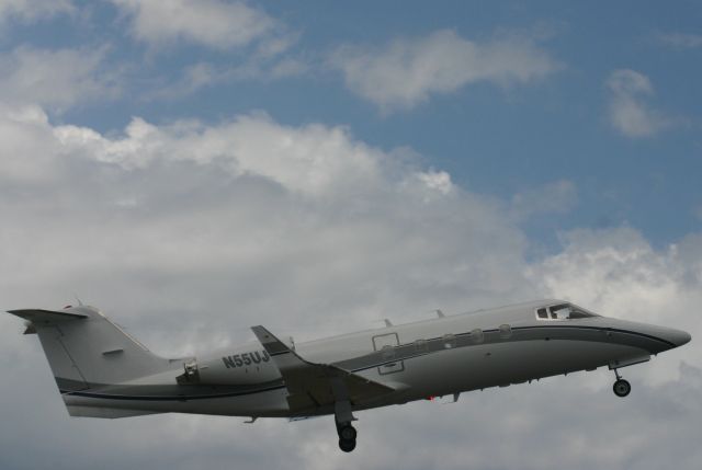 Learjet 55 (N55UJ)