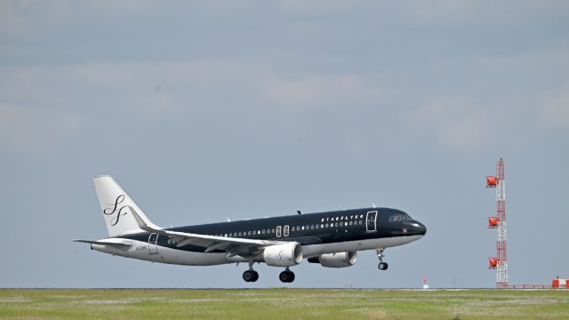Airbus A320 (JA22MC) - May 26, 2024br /Star Flyer, Airbus A320 (JA22MC).br /Landing at RWY22(B).