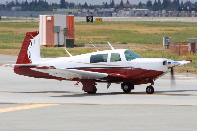 Mooney M-20 (N9801Y)