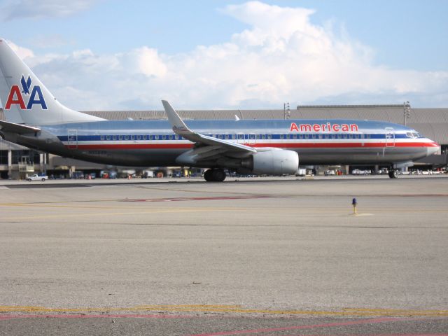 Boeing 737-800 (N950AN) - Holding on RWY 19R