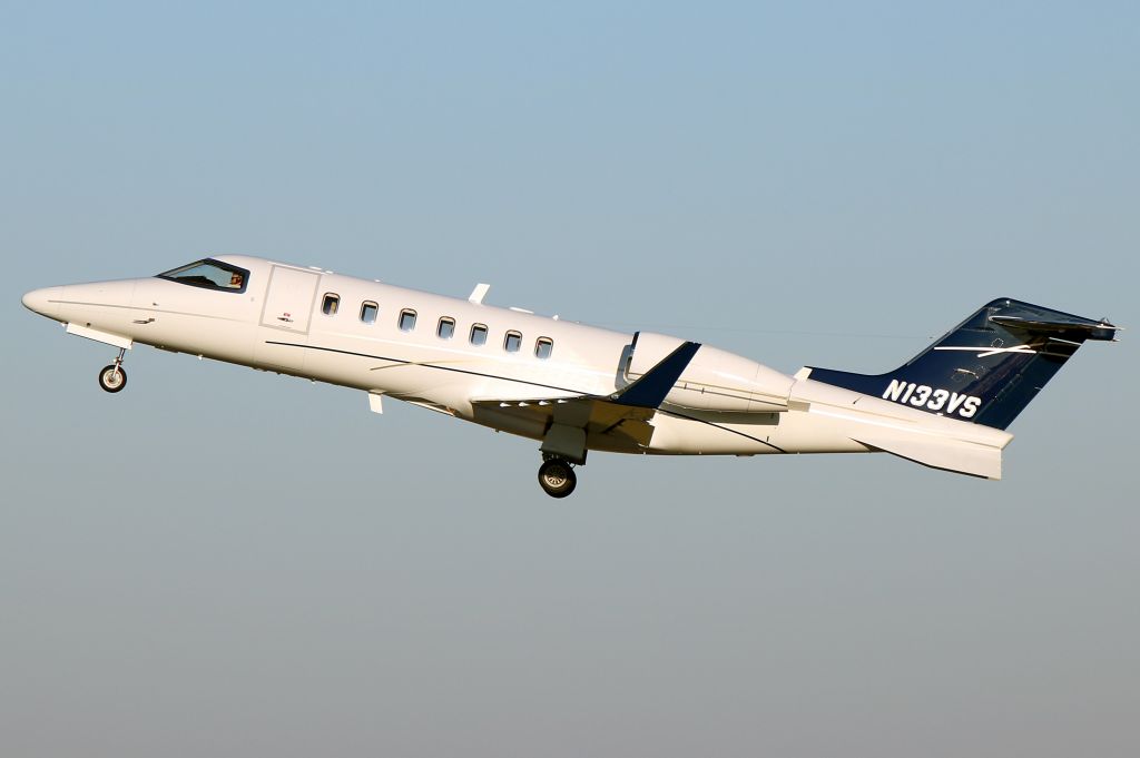 Learjet 45 (N133VS) - ERY133 departing RWY 24L for Trenton Mercer (KTTN) Friday morning, 24 Nov 2017.