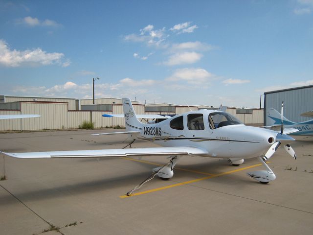 Cirrus SR-22 (N923MS) - 6/25/11