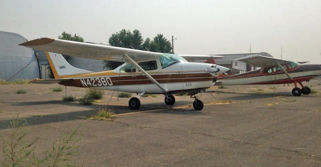 Cessna Skylane (N42380)